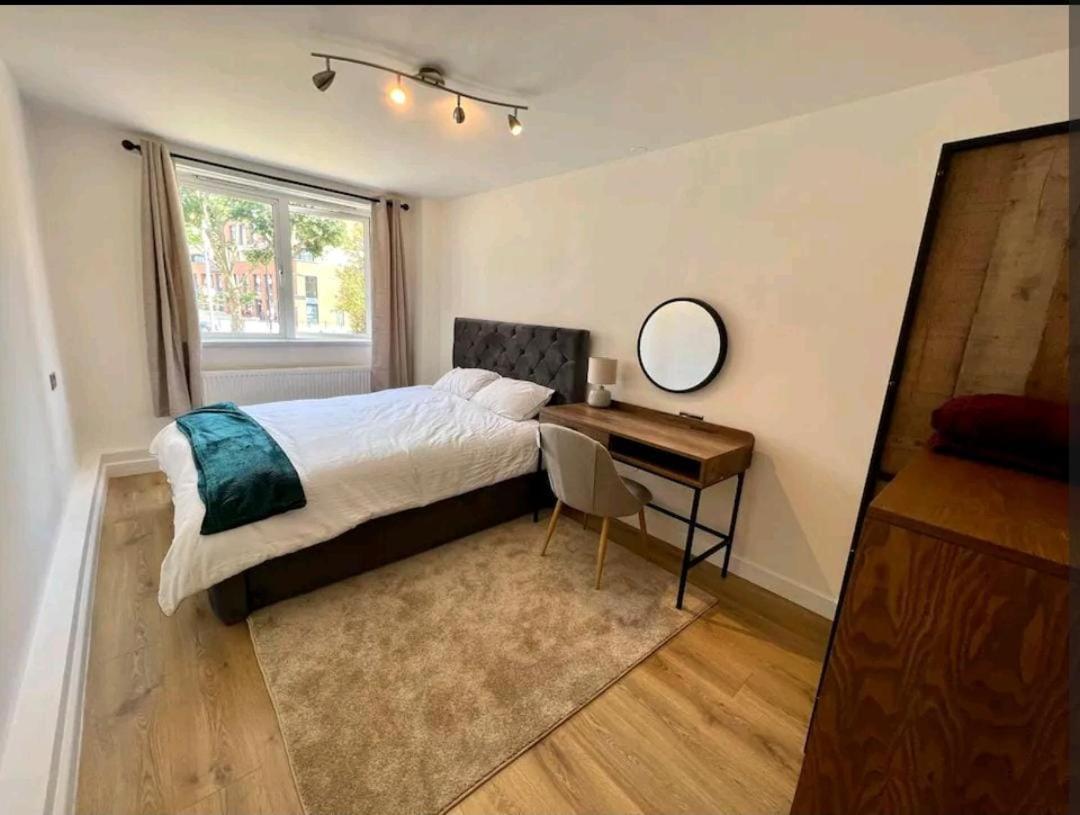 Lovely 2Br Suite In Bow, E3 ลอนดอน ภายนอก รูปภาพ